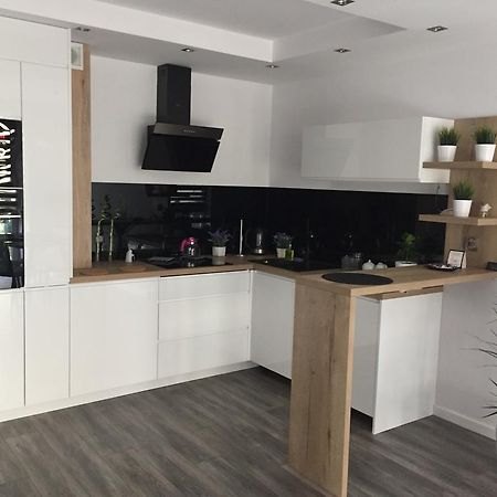 Ferienwohnung Cztery Pory Roku Tychy Exterior foto